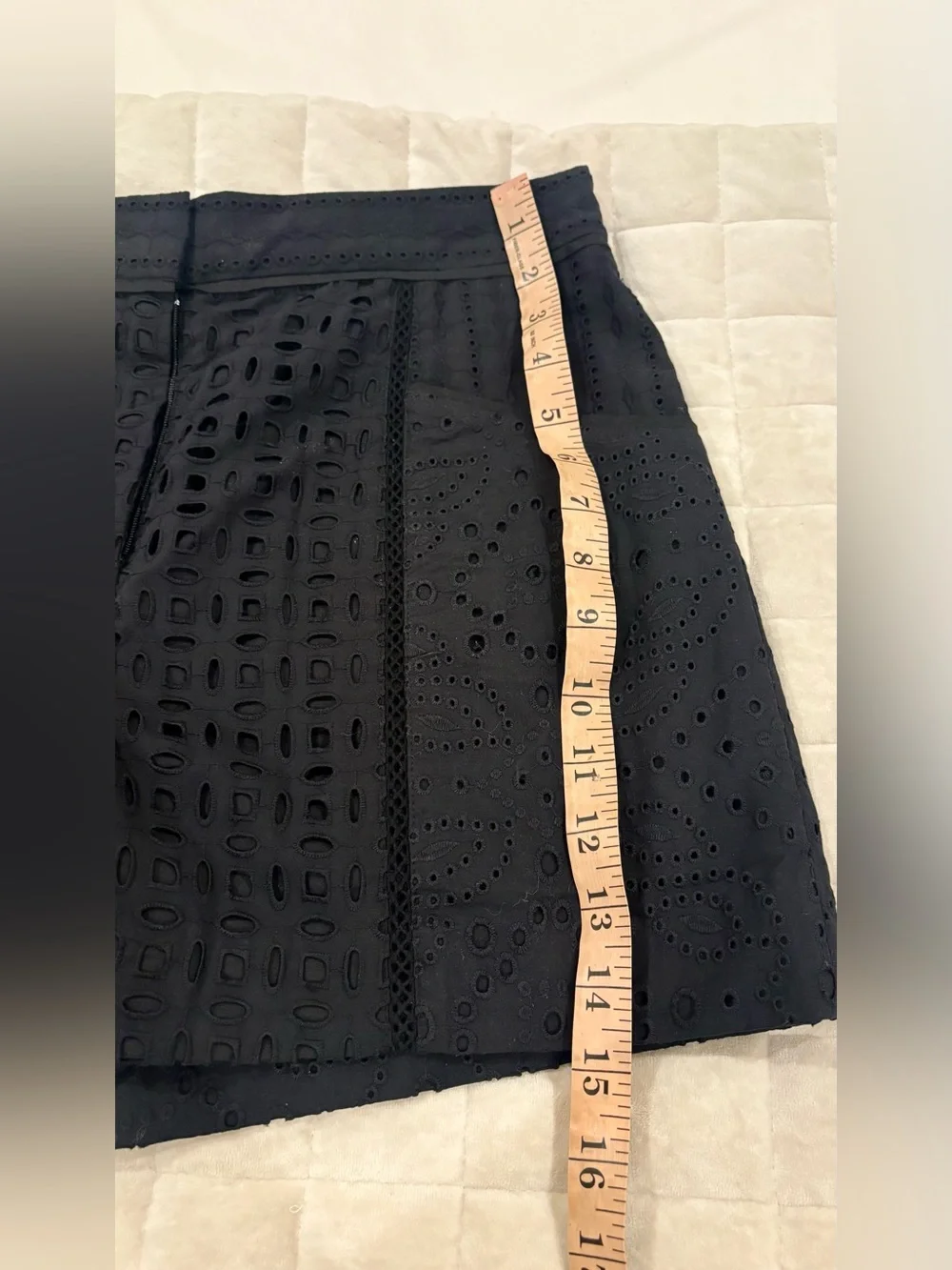 Veronica Beard Fabian Black Cotton Eyelet High Rise Tailored Shorts 6 NWT